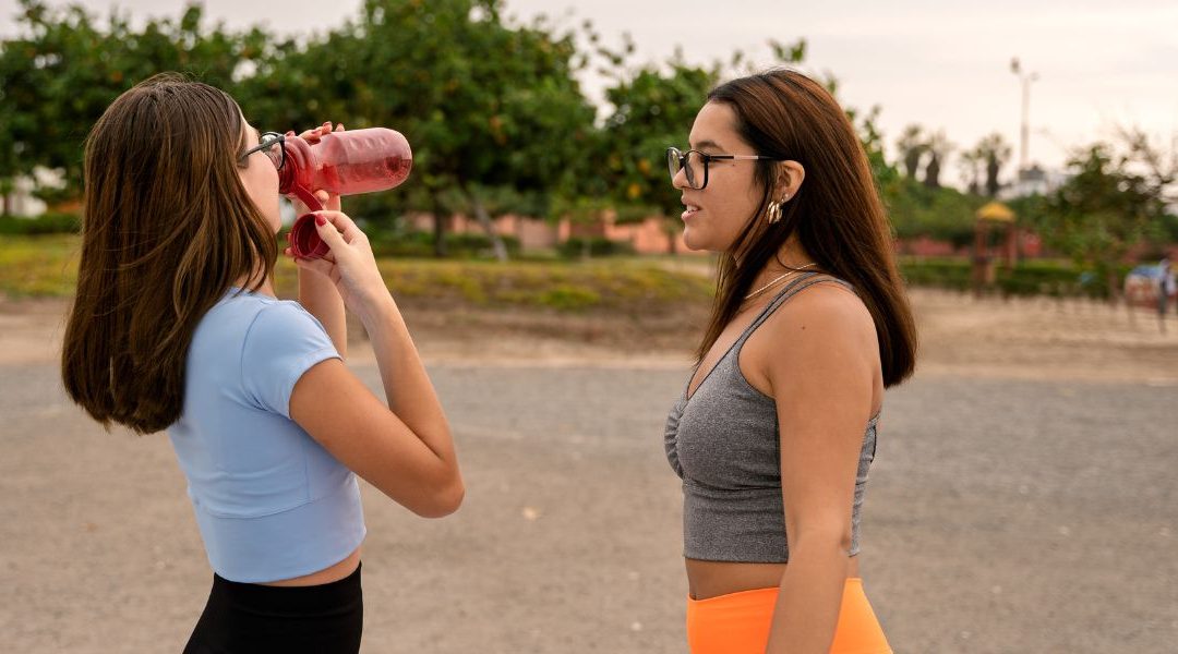 Hydratation sportive avant pendant après : Les clés pour une performance optimale